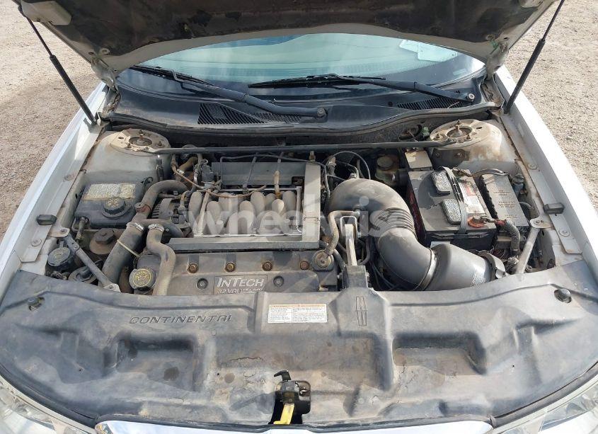 Photo 10 of 1998 Lincoln Continental (VIN 1LNFM97V8WY637860)