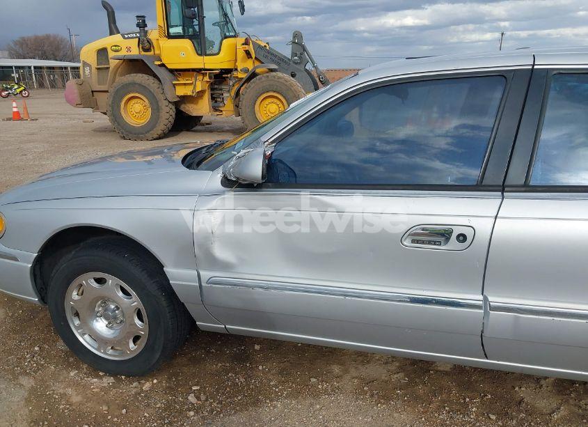 Photo 6 of 1998 Lincoln Continental (VIN 1LNFM97V8WY637860)