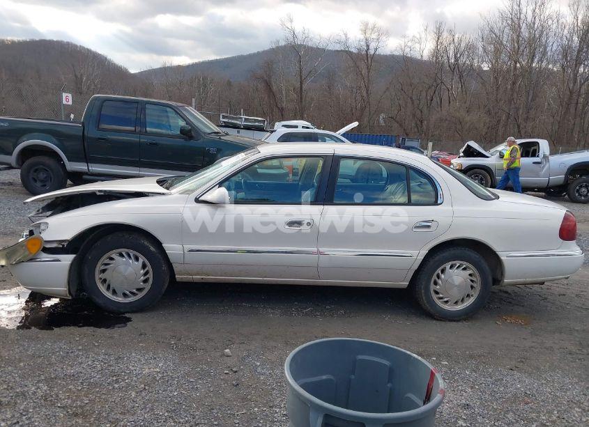 Photo 15 of 1998 Lincoln Continental (VIN 1LNFM97VXWY619313)
