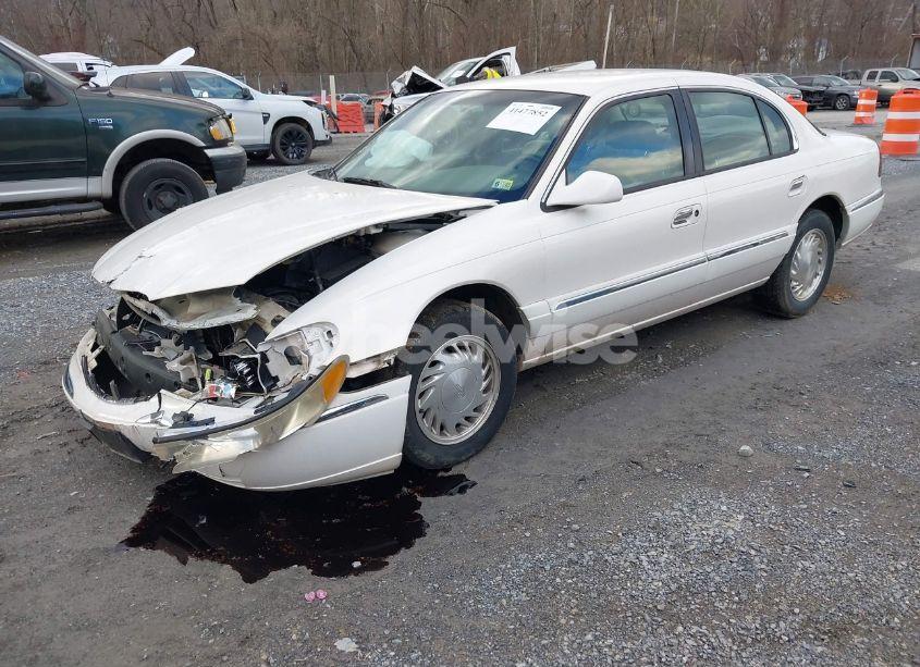 Photo 2 of 1998 Lincoln Continental (VIN 1LNFM97VXWY619313)