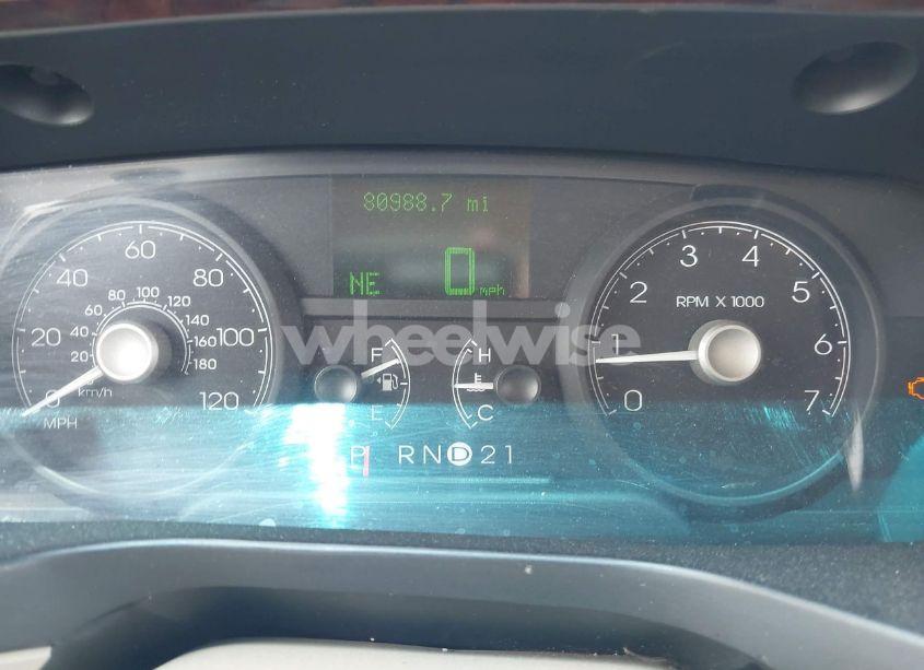 Photo 16 of 2006 Lincoln Town CAR SIGNATURE (VIN 1LNHM81V16Y625321)