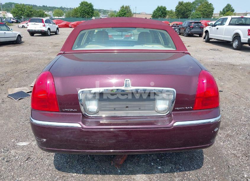 Photo 17 of 2006 Lincoln Town CAR SIGNATURE (VIN 1LNHM81V16Y625321)
