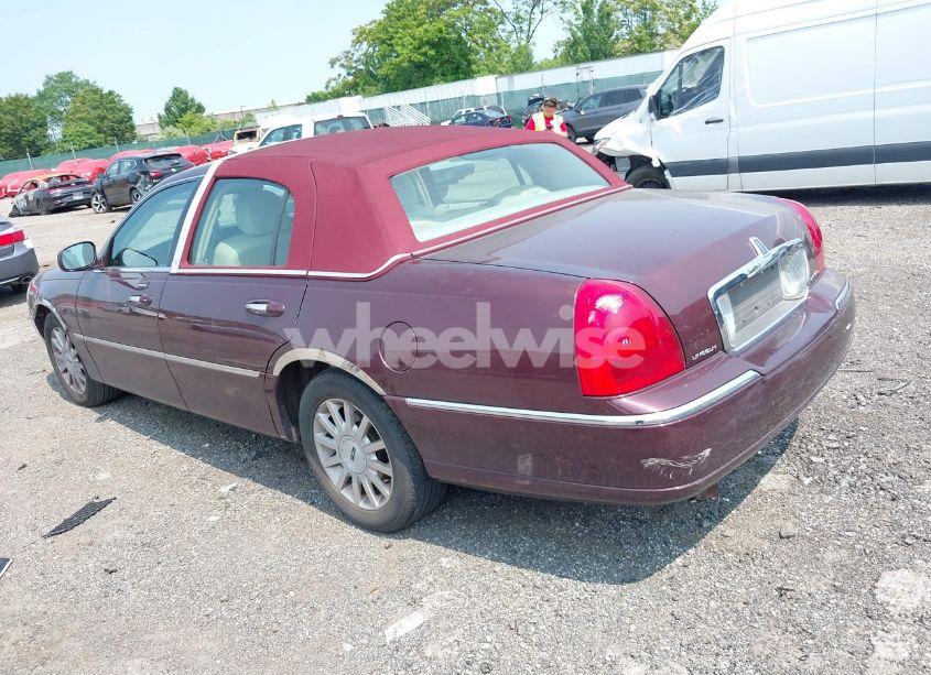 Photo 3 of 2006 Lincoln Town CAR SIGNATURE (VIN 1LNHM81V16Y625321)
