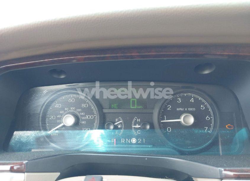 Photo 7 of 2006 Lincoln Town CAR SIGNATURE (VIN 1LNHM81V16Y625321)