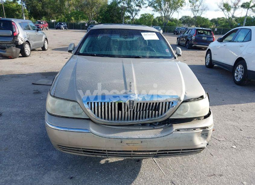 Photo 13 of 2006 Lincoln Town CAR SIGNATURE (VIN 1LNHM81V26Y642130)