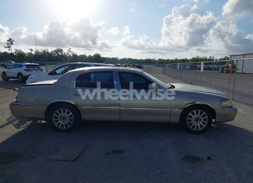 Photo 14 of 2006 Lincoln Town CAR SIGNATURE (VIN 1LNHM81V26Y642130)