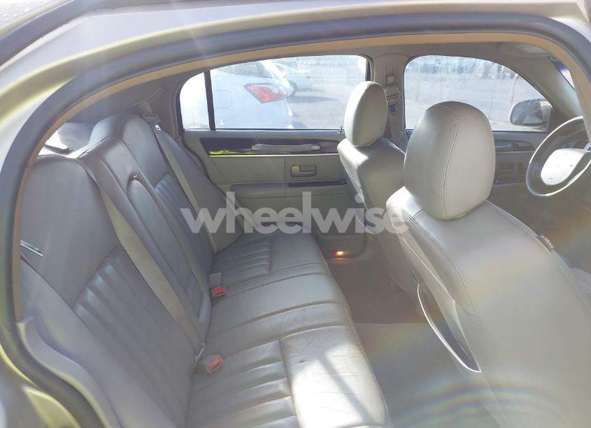 Photo 8 of 2006 Lincoln Town CAR SIGNATURE (VIN 1LNHM81V26Y642130)