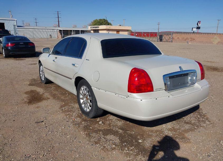 Photo 3 of 2006 Lincoln Town CAR SIGNATURE (VIN 1LNHM81V26Y646419)