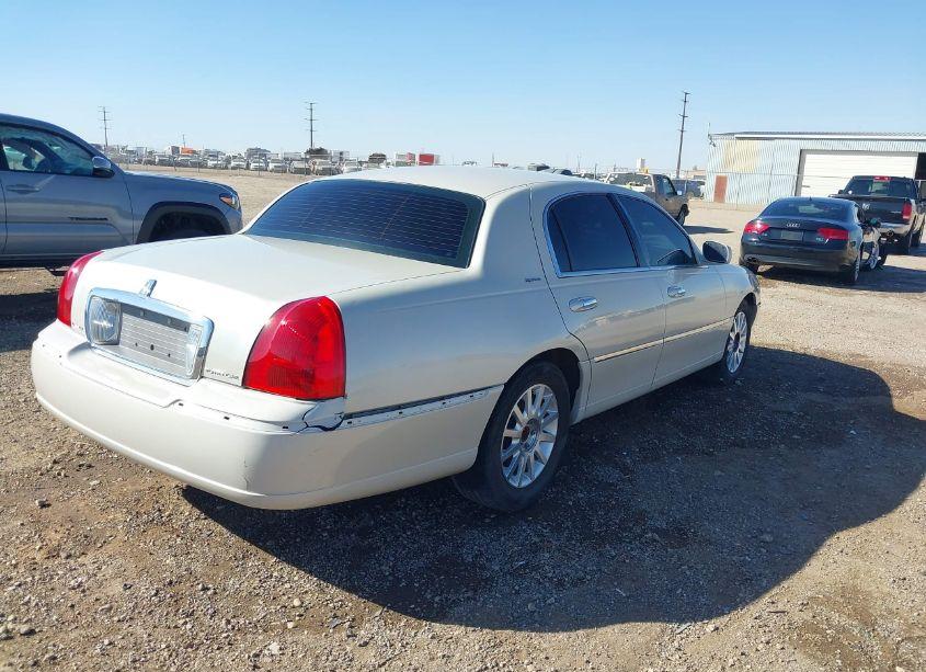 Photo 4 of 2006 Lincoln Town CAR SIGNATURE (VIN 1LNHM81V26Y646419)