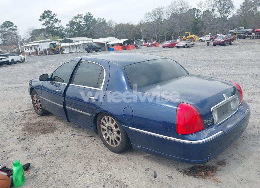 Photo 3 of 2007 Lincoln Town CAR SIGNATURE (VIN 1LNHM81V27Y602776)