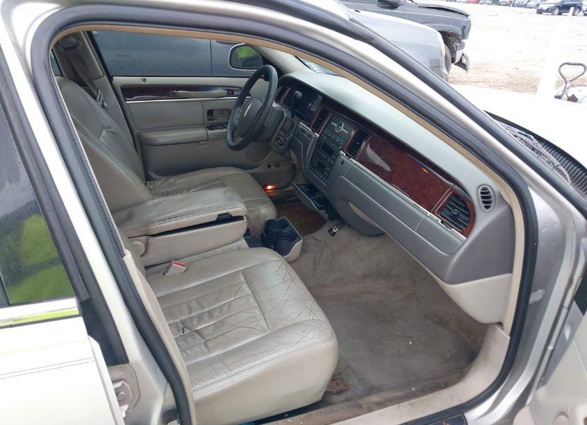 Photo 5 of 2007 Lincoln Town CAR SIGNATURE (VIN 1LNHM81V47Y632099)