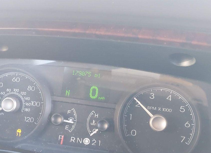 Photo 7 of 2007 Lincoln Town CAR SIGNATURE (VIN 1LNHM81V47Y632099)