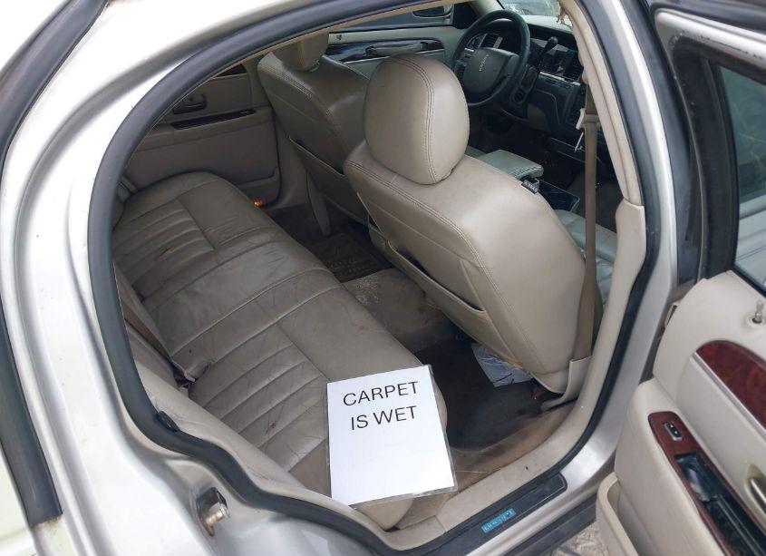 Photo 8 of 2007 Lincoln Town CAR SIGNATURE (VIN 1LNHM81V47Y632099)