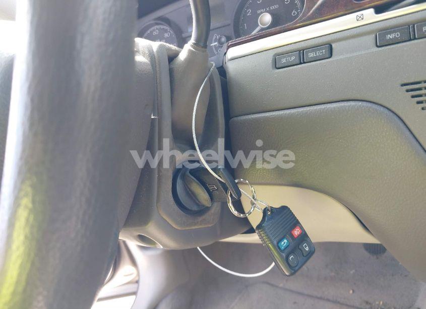 Photo 11 of 2006 Lincoln Town CAR SIGNATURE (VIN 1LNHM81V56Y650688)