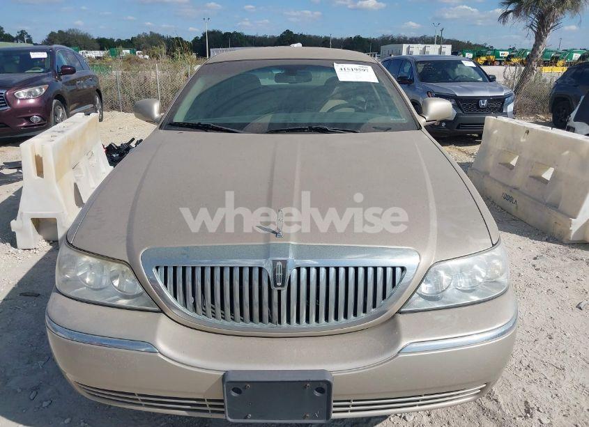 Photo 6 of 2006 Lincoln Town CAR SIGNATURE (VIN 1LNHM81V56Y650688)