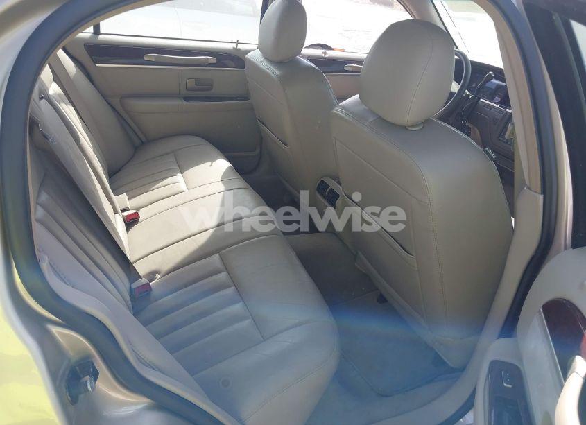 Photo 8 of 2006 Lincoln Town CAR SIGNATURE (VIN 1LNHM81V56Y650688)