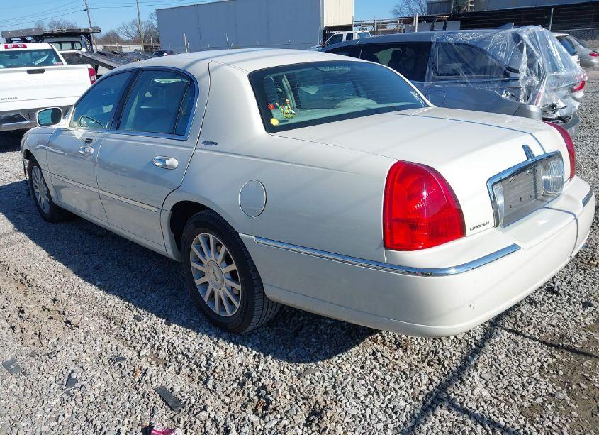 Photo 3 of 2006 Lincoln Town CAR SIGNATURE (VIN 1LNHM81V66Y614881)