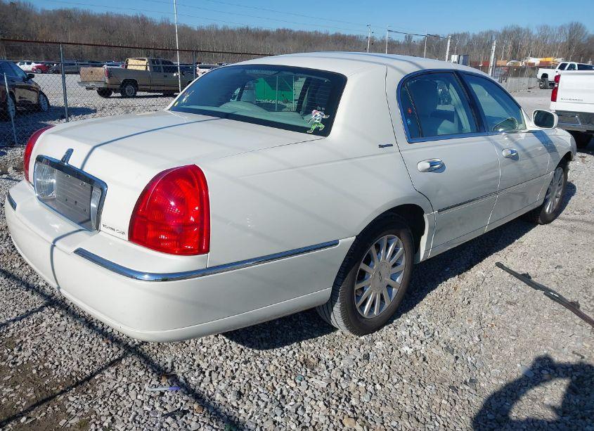 Photo 4 of 2006 Lincoln Town CAR SIGNATURE (VIN 1LNHM81V66Y614881)