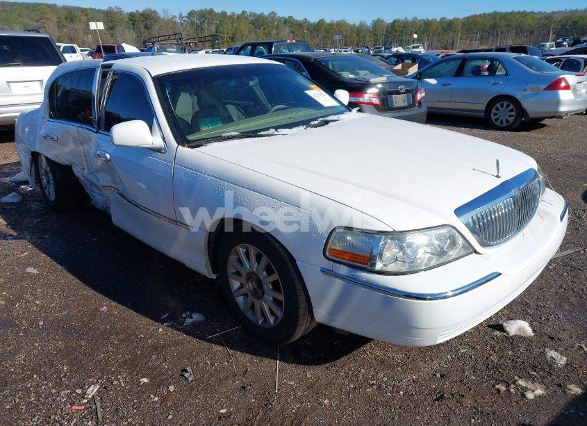 2007 Lincoln Town CAR SIGNATURE (VIN 1LNHM81V97Y620062) main photo
