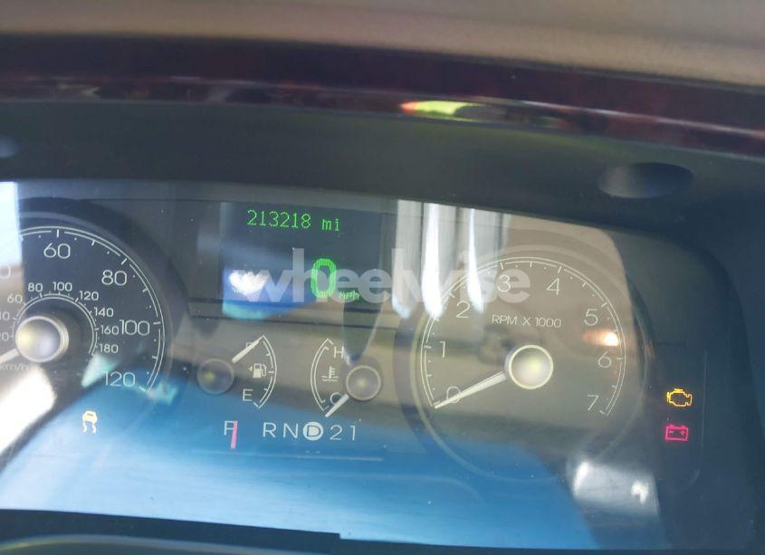 Photo 7 of 2007 Lincoln Town CAR SIGNATURE (VIN 1LNHM81V97Y620062)