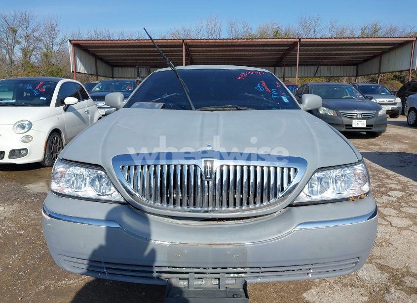 Photo 6 of 2006 Lincoln Town CAR SIGNATURE (VIN 1LNHM81VX6Y641906)