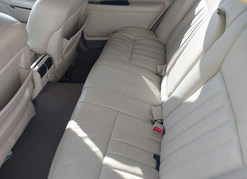 Photo 8 of 2004 Lincoln Town CAR SIGNATURE (VIN 1LNHM81W04Y614624)