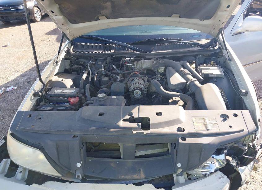 Photo 10 of 2005 Lincoln Town CAR SIGNATURE (VIN 1LNHM81W05Y658771)