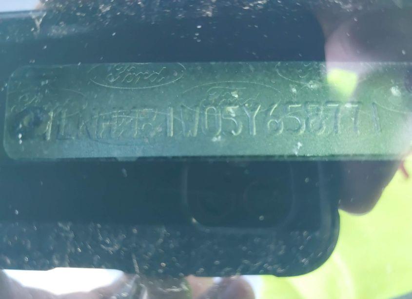 Photo 9 of 2005 Lincoln Town CAR SIGNATURE (VIN 1LNHM81W05Y658771)