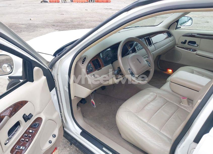 Photo 5 of 2000 Lincoln Town CAR EXECUTIVE (VIN 1LNHM81W0YY764710)