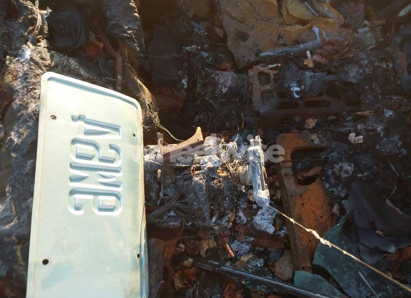 Photo 11 of 2000 Lincoln Town CAR EXECUTIVE (VIN 1LNHM81W0YY823982)