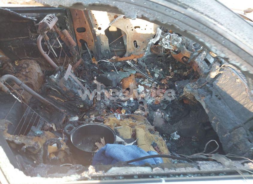 Photo 5 of 2000 Lincoln Town CAR EXECUTIVE (VIN 1LNHM81W0YY823982)