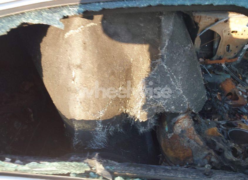 Photo 8 of 2000 Lincoln Town CAR EXECUTIVE (VIN 1LNHM81W0YY823982)