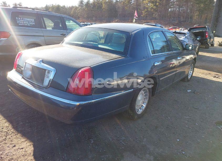 Photo 4 of 2002 Lincoln Town CAR EXECUTIVE (VIN 1LNHM81W12Y649735)