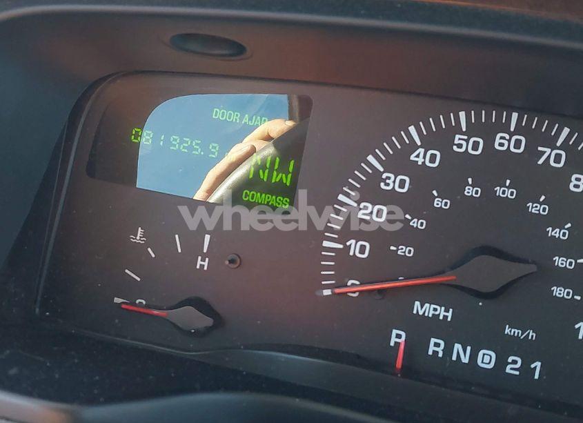 Photo 7 of 2002 Lincoln Town CAR EXECUTIVE (VIN 1LNHM81W12Y649735)