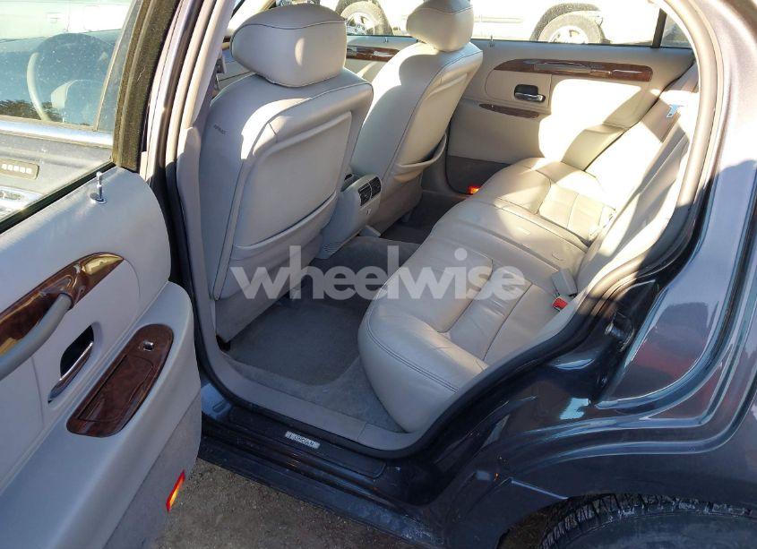 Photo 8 of 2002 Lincoln Town CAR EXECUTIVE (VIN 1LNHM81W12Y649735)