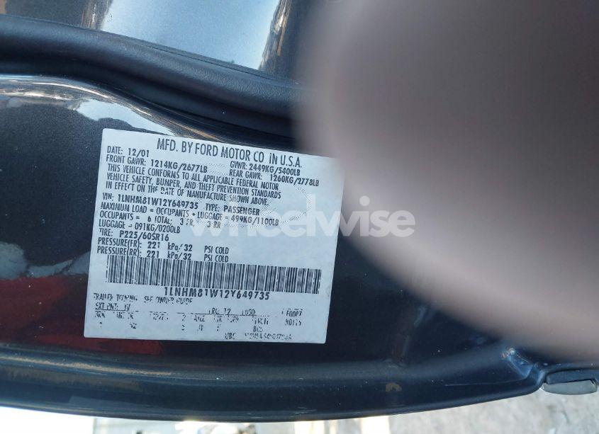 Photo 9 of 2002 Lincoln Town CAR EXECUTIVE (VIN 1LNHM81W12Y649735)