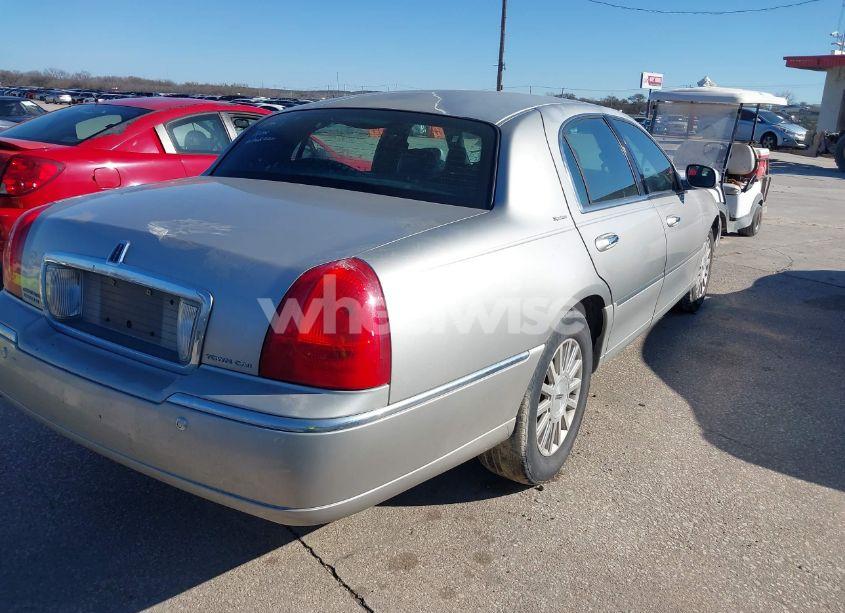 Photo 4 of 2004 Lincoln Town CAR SIGNATURE (VIN 1LNHM81W14Y612252)