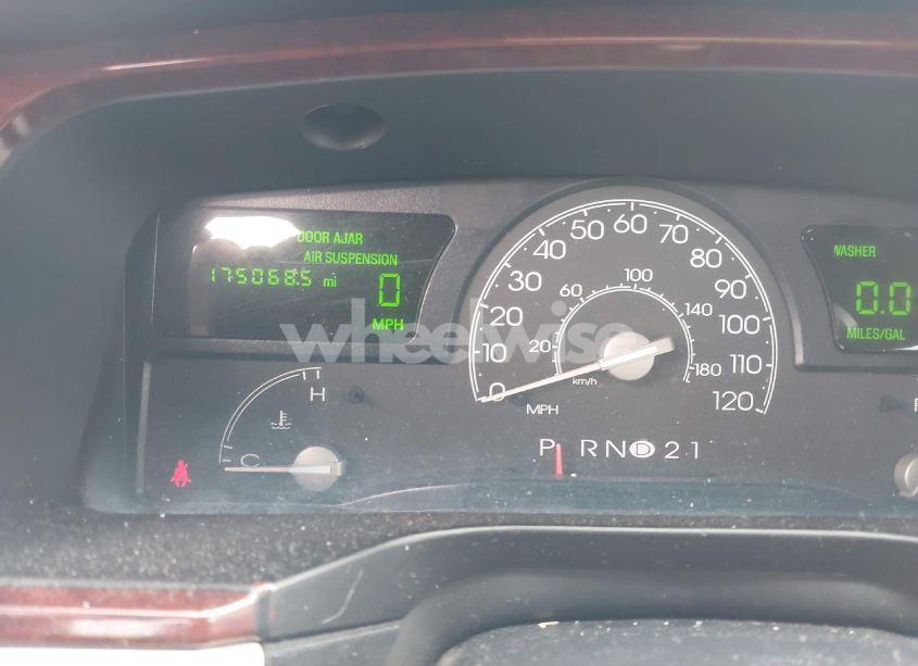 Photo 7 of 2004 Lincoln Town CAR SIGNATURE (VIN 1LNHM81W14Y612252)