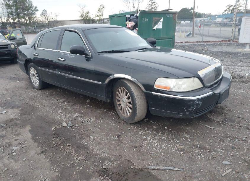 2004 Lincoln Town CAR SIGNATURE (VIN 1LNHM81W14Y686738) main photo