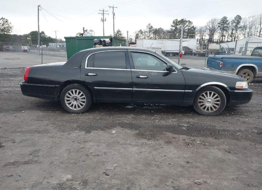Photo 13 of 2004 Lincoln Town CAR SIGNATURE (VIN 1LNHM81W14Y686738)