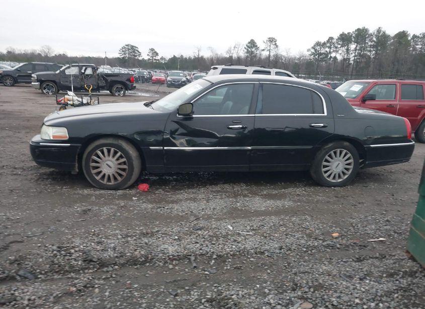 Photo 14 of 2004 Lincoln Town CAR SIGNATURE (VIN 1LNHM81W14Y686738)