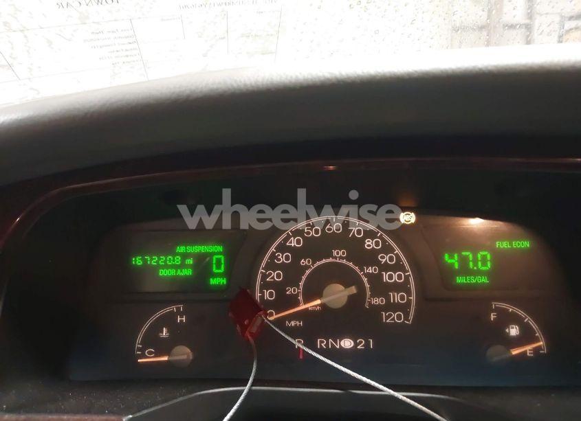 Photo 7 of 2005 Lincoln Town CAR SIGNATURE (VIN 1LNHM81W15Y636701)