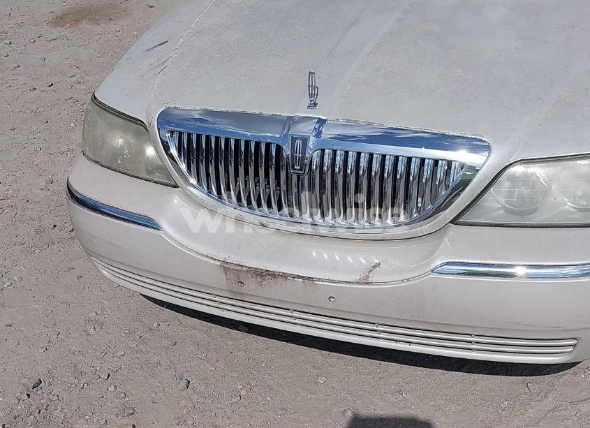 Photo 12 of 2005 Lincoln Town CAR SIGNATURE (VIN 1LNHM81W15Y664112)