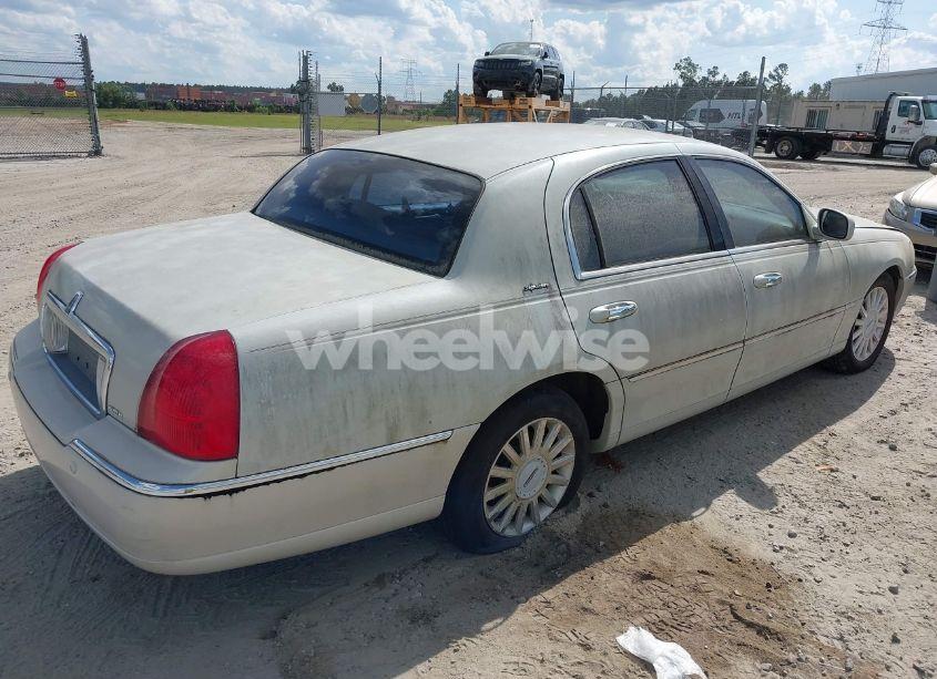 Photo 4 of 2005 Lincoln Town CAR SIGNATURE (VIN 1LNHM81W15Y664112)