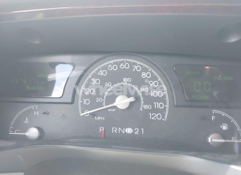 Photo 7 of 2005 Lincoln Town CAR SIGNATURE (VIN 1LNHM81W15Y664112)