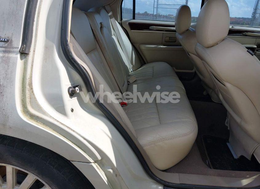 Photo 8 of 2005 Lincoln Town CAR SIGNATURE (VIN 1LNHM81W15Y664112)