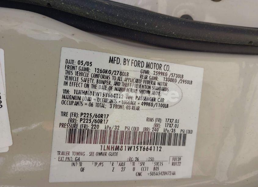 Photo 9 of 2005 Lincoln Town CAR SIGNATURE (VIN 1LNHM81W15Y664112)