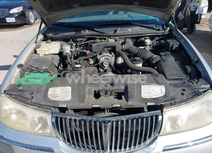Photo 10 of 2000 Lincoln Town CAR EXECUTIVE (VIN 1LNHM81W1YY774680)
