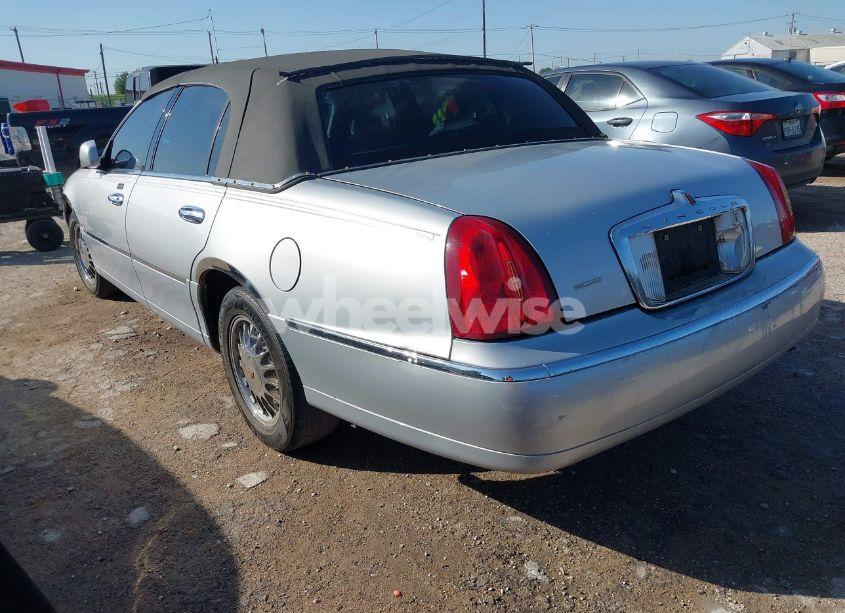 Photo 3 of 2000 Lincoln Town CAR EXECUTIVE (VIN 1LNHM81W1YY774680)
