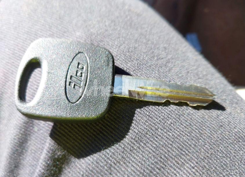 Photo 11 of 2000 Lincoln Town CAR EXECUTIVE (VIN 1LNHM81W1YY836613)